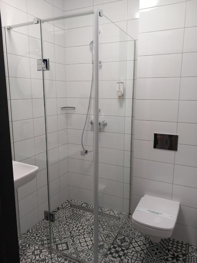 Jura Hotel Osiek Olkusz Buitenkant foto