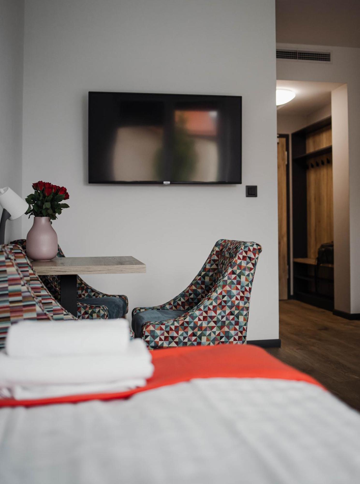 Jura Hotel Osiek Olkusz Buitenkant foto